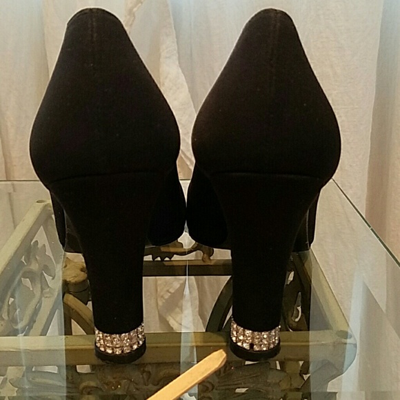 Stuart Weitzman Black Crystal Encrusted Heel - Picture 6 of 6